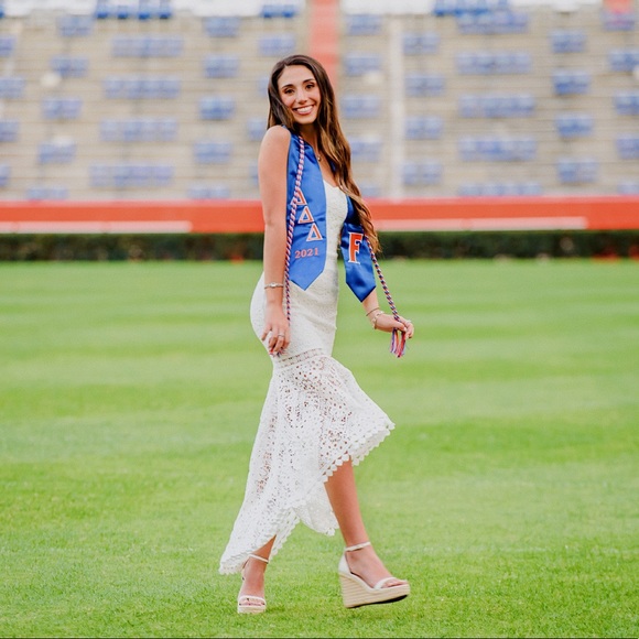 Meet your Posher, Angelique - Picture 1 of 5